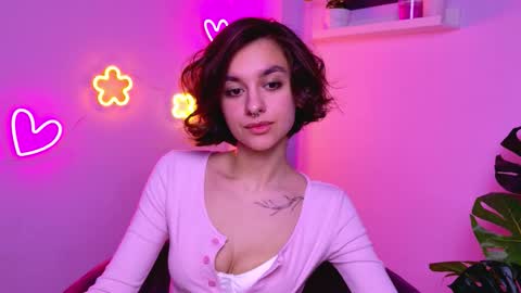 Snapshot of celine_dionn chatting on December 21, 4:41 am Celine online show from December 21, 4:41 am