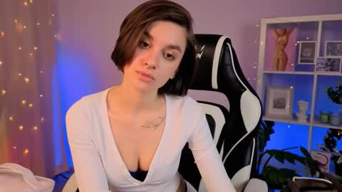 Snapshot of celine_dionn chatting on February 23, 9:50 am Celine online show from February 23, 9:50 am