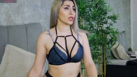 CelineMeyer online show from December 4, 11:08 am
