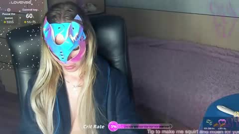 celinereyys online show from June 7, 8:23 pm