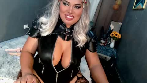 cellinekittcumerr online show from May 1, 12:32 pm