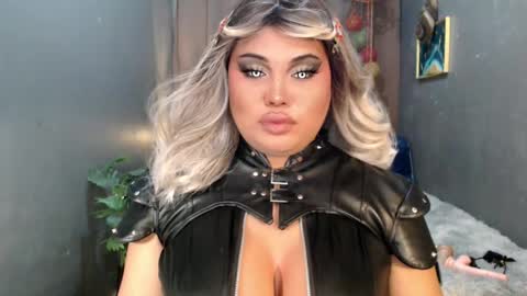 cellinekittcumerr online show from May 14, 12:01 pm