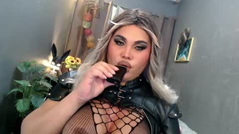 cellinekittcumerr online show from June 16, 2:09 pm