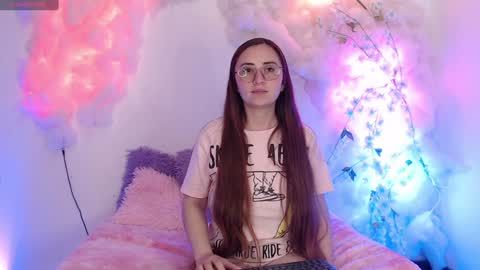 Hello guys my name is Sofi and Lizzie and  Vanessa online show from January 21, 3:48 am