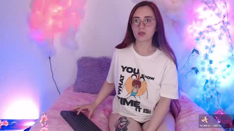 Hello guys my name is Sofi and Lizzie and  Vanessa online show from January 24, 4:27 am