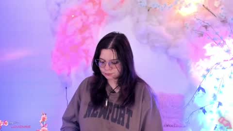 Hello guys my name is Sofi and Lizzie and  Vanessa online show from January 26, 8:13 pm