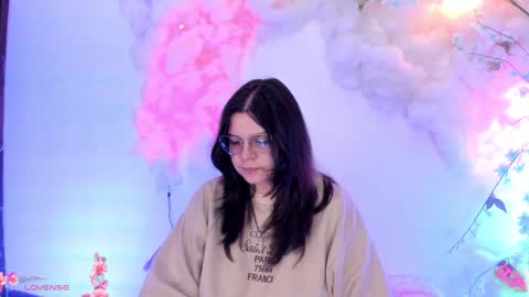 Hello guys my name is Sofi and Lizzie and  Vanessa online show from January 27, 11:43 pm