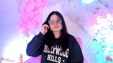 Hello guys my name is Sofi and Lizzie and  Vanessa online show from January 31, 10:10 pm