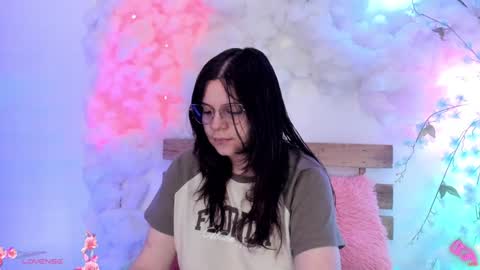 Hello guys my name is Sofi and Lizzie and  Vanessa online show from February 3, 10:54 pm