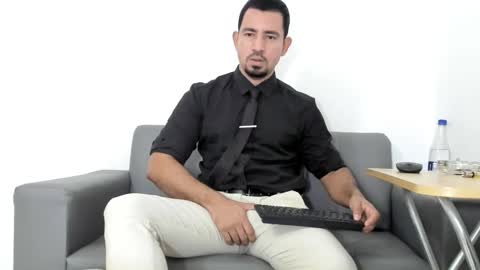 Snapshot of cesar_dant chatting on September 23, 3:26 pm Cesar online show from September 23, 3:26 pm