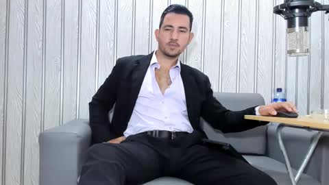 Cesar online show from November 15, 4:03 pm