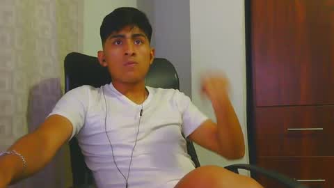 Snapshot of cesarex148 chatting on December 9, 11:34 pm Cesar online show from December 9, 11:34 pm