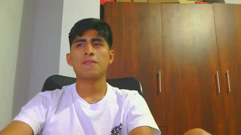 Snapshot of cesarex148 chatting on December 13, 3:05 am Cesar online show from December 13, 3:05 am