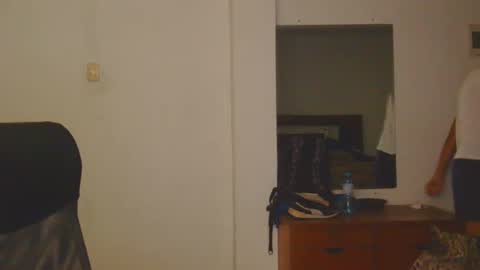 Snapshot of cesarex148 chatting on December 15, 10:26 pm Cesar online show from December 15, 10:26 pm