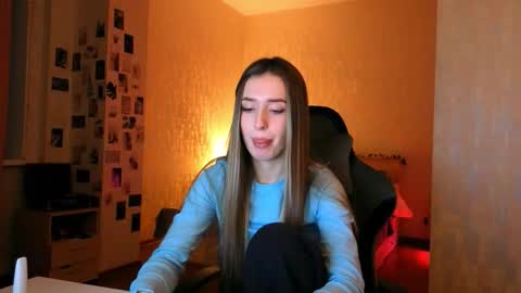 Snapshot of cexsuline chatting on December 18, 8:48 pm my name is Eva online show from December 18, 8:48 pm