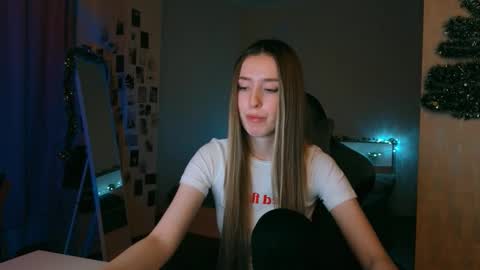 my name is Eva online show from December 21, 9:33 pm