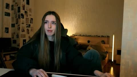 my name is Eva online show from February 3, 7:41 pm