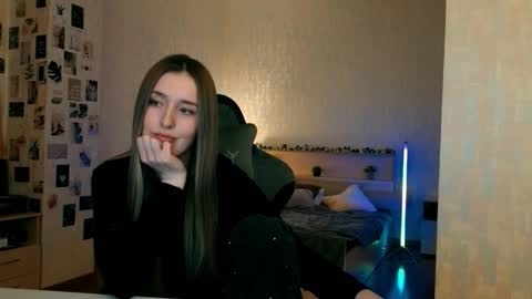 my name is Eva online show from February 5, 8:13 pm