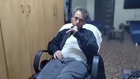 Snapshot of cezar46 chatting on December 2, 6:10 pm cezar online show from December 2, 6:10 pm