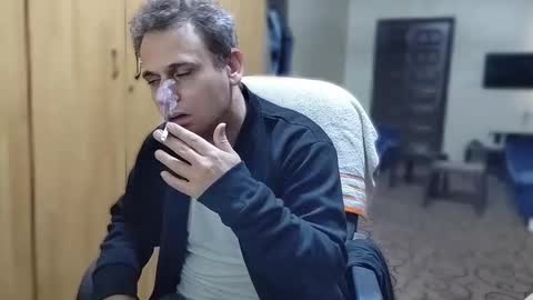 Snapshot of cezar46 chatting on December 3, 10:28 am cezar online show from December 3, 10:28 am