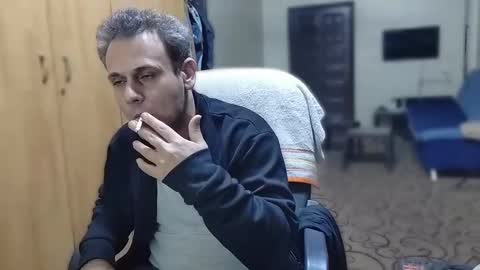 Snapshot of cezar46 chatting on December 3, 2:27 pm cezar online show from December 3, 2:27 pm