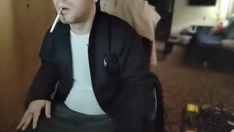 Snapshot of cezar46 chatting on December 5, 12:44 pm cezar online show from December 5, 12:44 pm