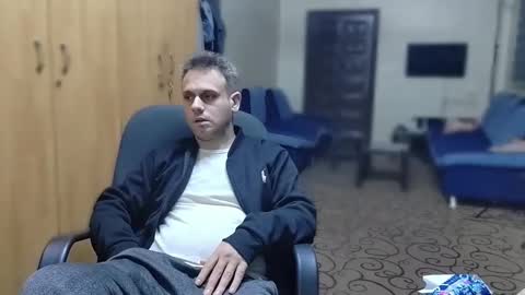 Snapshot of cezar46 chatting on December 6, 7:12 pm cezar online show from December 6, 7:12 pm