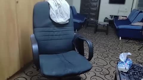 Snapshot of cezar46 chatting on December 8, 7:43 pm cezar online show from December 8, 7:43 pm