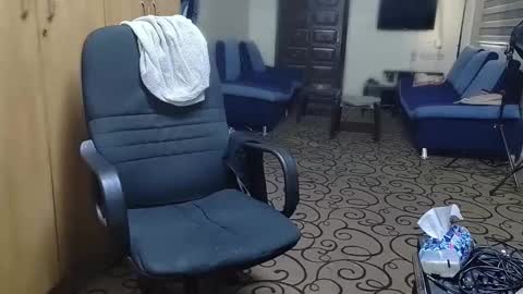 Snapshot of cezar46 chatting on December 9, 5:51 am cezar online show from December 9, 5:51 am