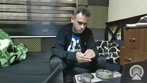 Snapshot of cezar46 chatting on December 10, 8:19 am cezar online show from December 10, 8:19 am