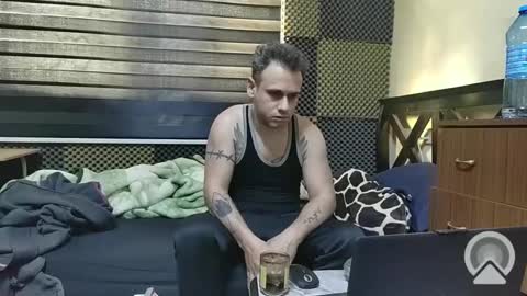 Snapshot of cezar46 chatting on December 29, 12:55 pm cezar online show from December 29, 12:55 pm