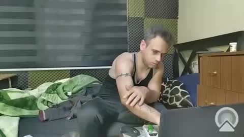 Snapshot of cezar46 chatting on December 30, 9:08 pm cezar online show from December 30, 9:08 pm