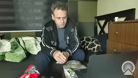 Snapshot of cezar46 chatting on January 1, 10:03 pm cezar online show from January 1, 10:03 pm