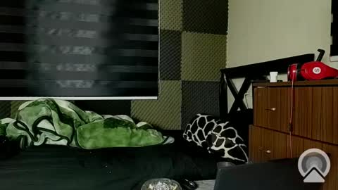 Snapshot of cezar46 chatting on January 2, 2:57 pm cezar online show from January 2, 2:57 pm