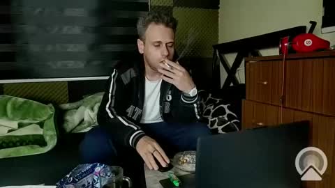 Snapshot of cezar46 chatting on January 4, 6:30 pm cezar online show from January 4, 6:30 pm