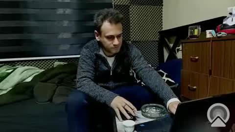 Snapshot of cezar46 chatting on January 7, 4:37 pm cezar online show from January 7, 4:37 pm