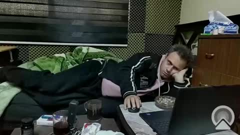 Snapshot of cezar46 chatting on January 18, 8:52 am cezar online show from January 18, 8:52 am