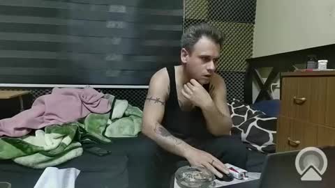 Snapshot of cezar46 chatting on January 25, 1:54 am cezar online show from January 25, 1:54 am