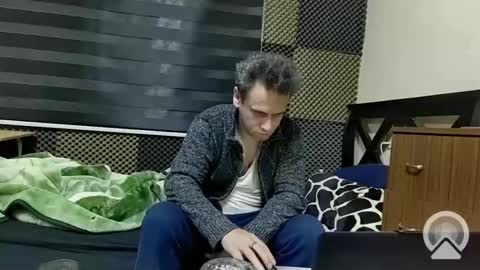 Snapshot of cezar46 chatting on February 3, 1:19 am cezar online show from February 3, 1:19 am