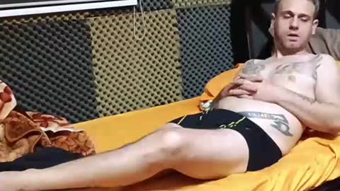 Snapshot of cezar46 chatting on September 10, 1:16 am cezar online show from September 10, 1:16 am