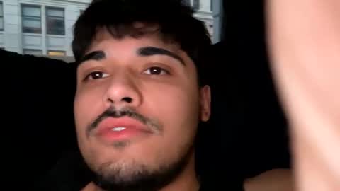 Snapshot of cezarthebreeder chatting on April 7, 2:34 am cezarthebreeder online show from April 7, 2:34 am