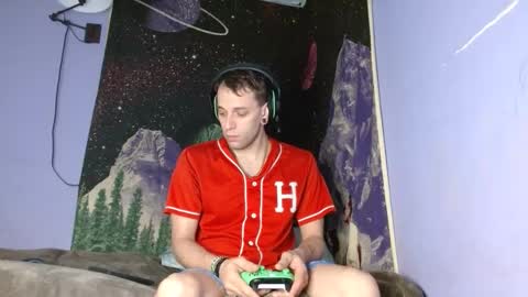 Snapshot of cguffey2284 chatting on December 31, 11:06 pm cguffey2284 online show from December 31, 11:06 pm