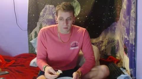 Snapshot of cguffey2284 chatting on January 6, 2:15 am cguffey2284 online show from January 6, 2:15 am