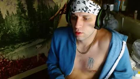 Snapshot of cguffey2284 chatting on January 17, 1:57 am cguffey2284 online show from January 17, 1:57 am