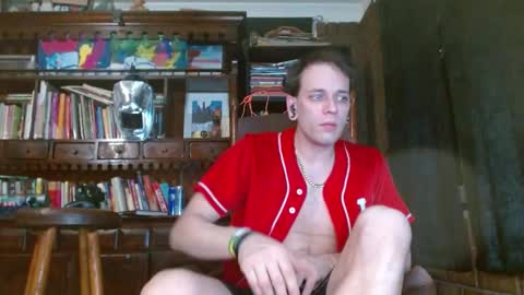 Snapshot of cguffey2284 chatting on February 21, 2:39 am cguffey2284 online show from February 21, 2:39 am