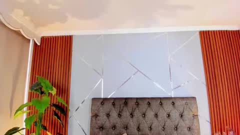 CHAARLOTTEE online show from December 16, 8:25 pm