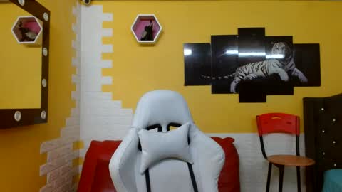 chacorta_ online show from May 22, 4:56 pm