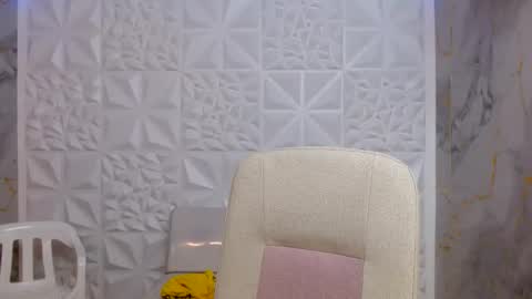 chacorta_ online show from June 11, 1:42 pm