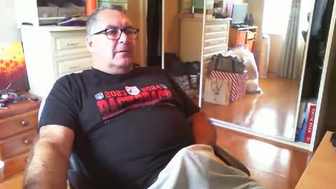 Snapshot of chalkstall chatting on December 3, 9:00 am Chalky online show from December 3, 9:00 am