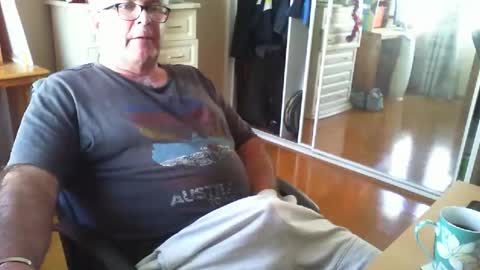 Snapshot of chalkstall chatting on September 24, 5:33 am Chalky online show from September 24, 5:33 am